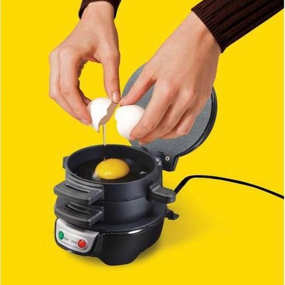 Hamilton Beach Breakfast Sandwich Maker - Picture 3 of 9